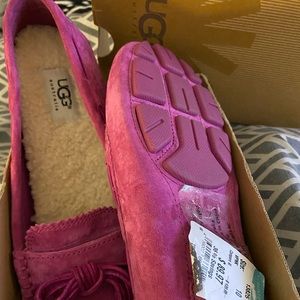 UGGS WOMEN MOC SZ 10 PINK. New in original box!